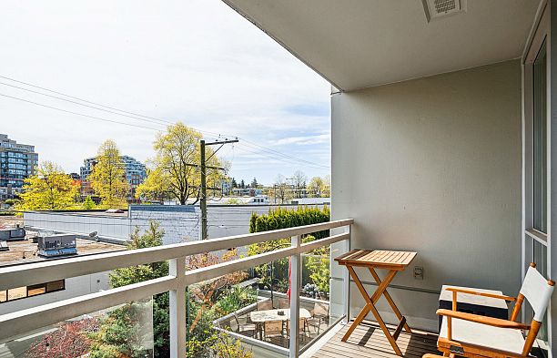 303 1680 West 4th Avenue False Creek