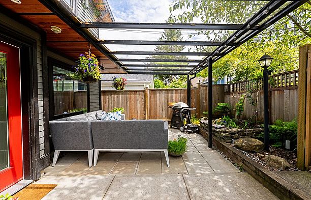 341 W 22nd Avenue Cambie