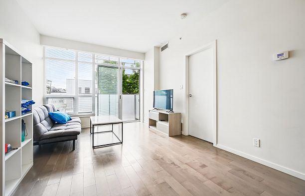 201 63 W 2nd Avenue False Creek