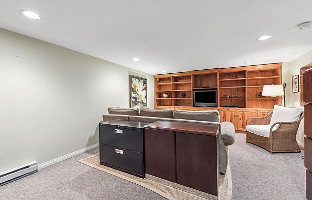 2627 W 37th Avenue MacKenzie Heights