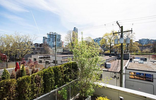 303 1680 West 4th Avenue False Creek