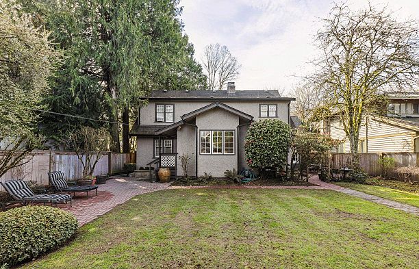 2627 W 37th Avenue MacKenzie Heights