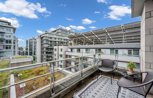 701 77 Walter Hardwick Avenue False Creek