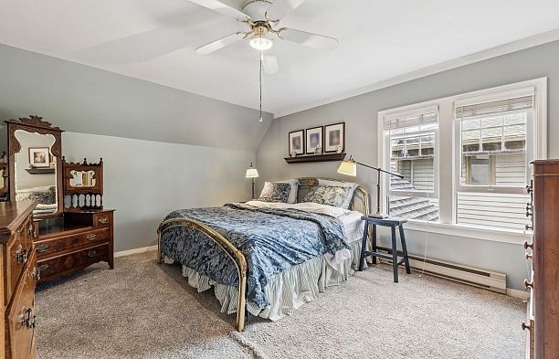 2627 W 37th Avenue MacKenzie Heights