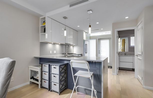6050 Oak Street Oakridge VW