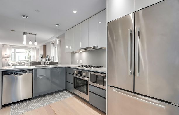 6050 Oak Street Oakridge VW