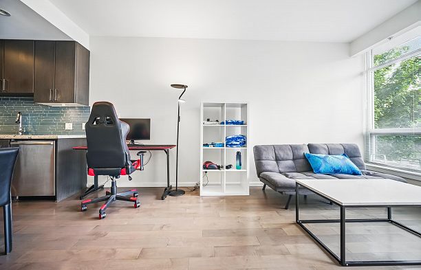 201 63 W 2nd Avenue False Creek