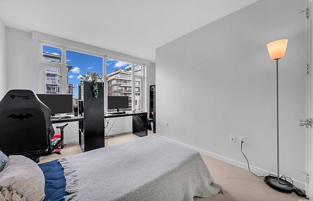 701 77 Walter Hardwick Avenue False Creek