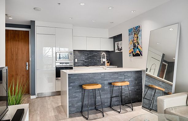 203 181 W 1st Avenue False Creek