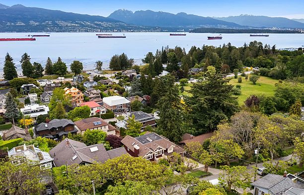 4535 W 1st Avenue Point Grey