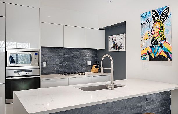 203 181 W 1st Avenue False Creek