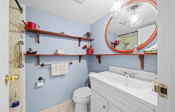 202 8770 Laurel Street Marpole