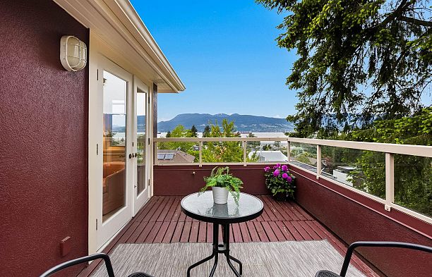 4535 W 1st Avenue Point Grey