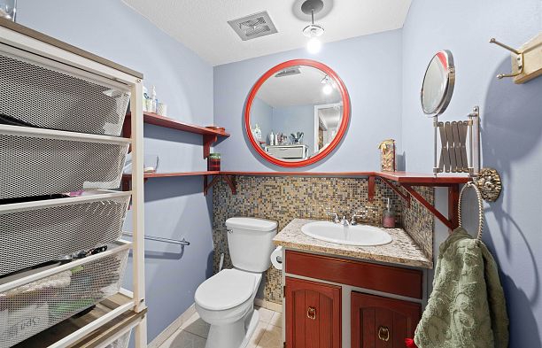 202 8770 Laurel Street Marpole