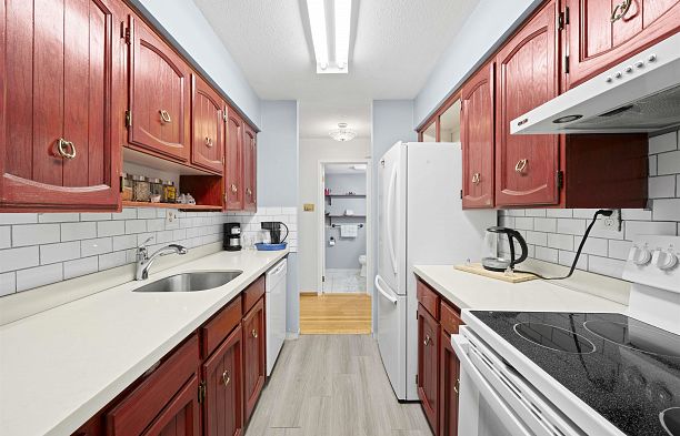 202 8770 Laurel Street Marpole