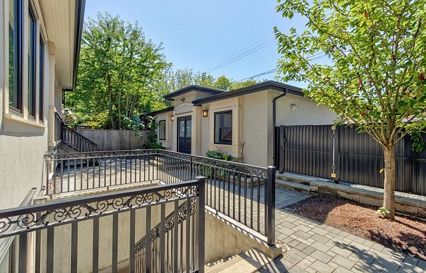 3955 Blenheim Street Dunbar