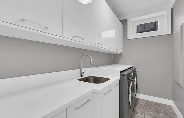 3955 Blenheim Street Dunbar