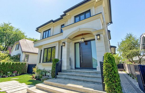 3955 Blenheim Street Dunbar