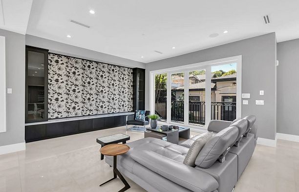 3955 Blenheim Street Dunbar