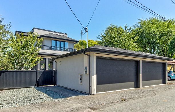 3955 Blenheim Street Dunbar