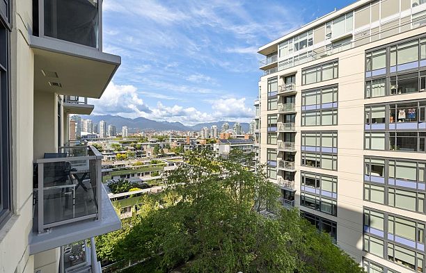 1101 1708 Columbia Street False Creek