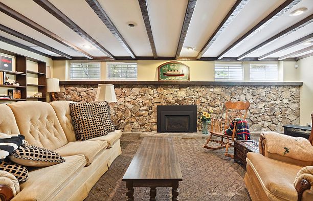 6865 Balsam Street S.W. Marine