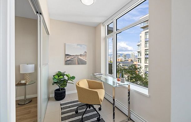 1101 1708 Columbia Street False Creek