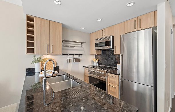 1101 1708 Columbia Street False Creek