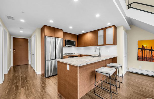 103 6311 Cambie Street Oakridge VW