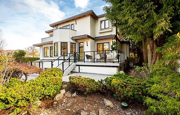 1203 W 38th Avenue Shaughnessy