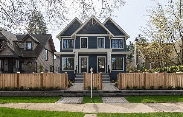 3028 W 32nd Avenue MacKenzie Heights