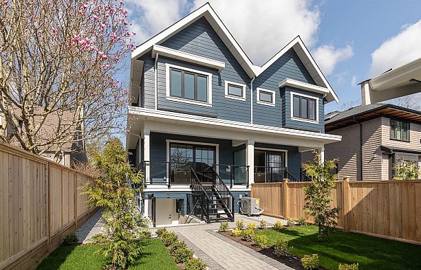 3028 W 32nd Avenue MacKenzie Heights