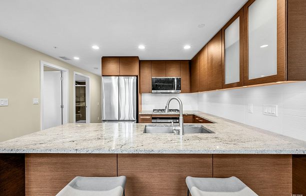 103 6311 Cambie Street Oakridge VW