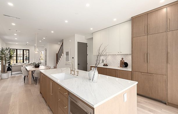 3028 W 32nd Avenue MacKenzie Heights