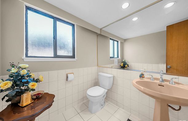 2208 W 32nd Avenue Quilchena