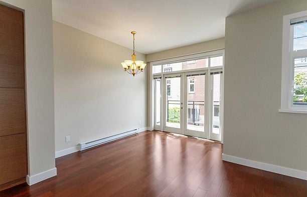 5425 Willow Street Cambie