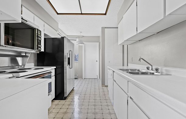 601 5555 Yew Street Kerrisdale