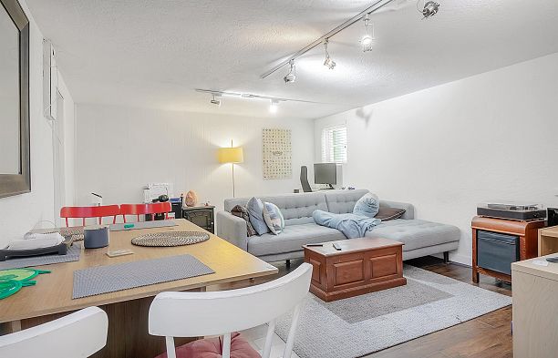 2903 W 42nd Avenue Kerrisdale