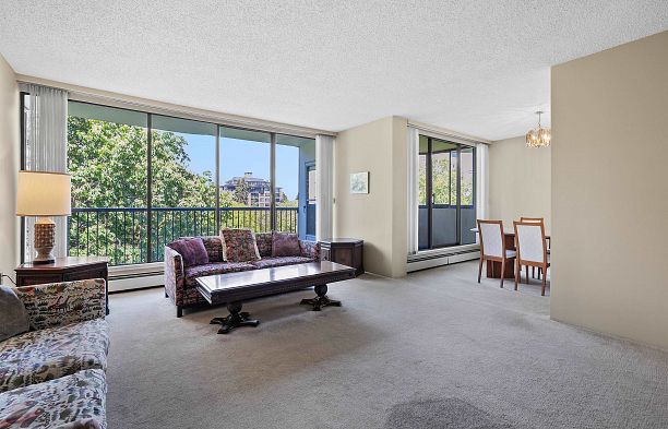 601 5555 Yew Street Kerrisdale