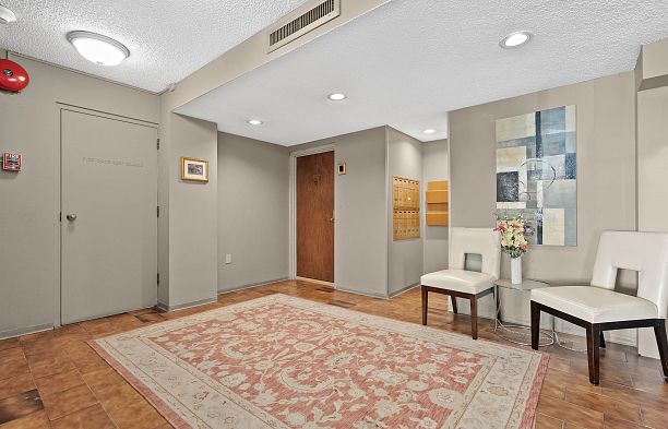 601 5555 Yew Street Kerrisdale
