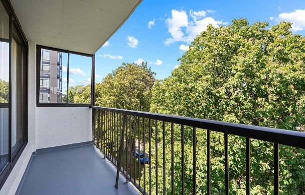 601 5555 Yew Street Kerrisdale