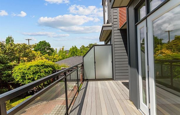 5425 Willow Street Cambie