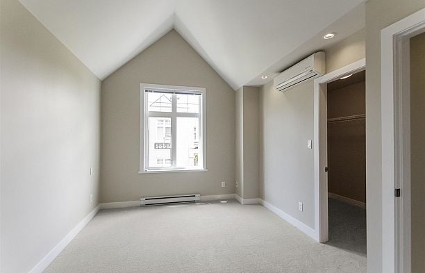 5425 Willow Street Cambie