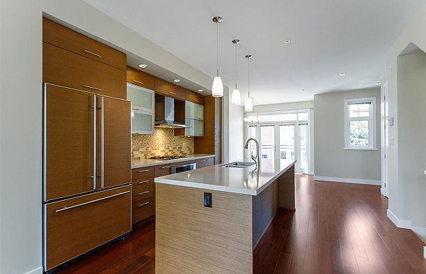 5425 Willow Street Cambie