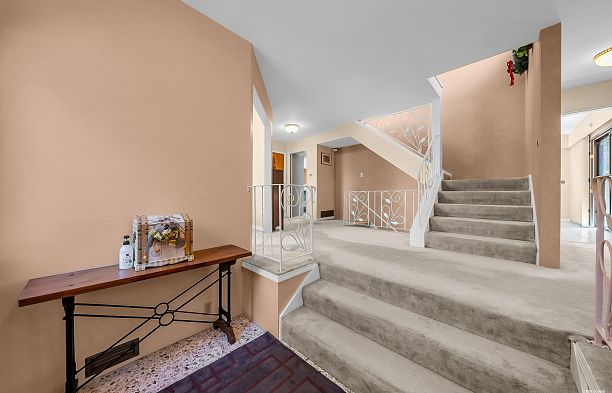 2208 W 32nd Avenue Quilchena