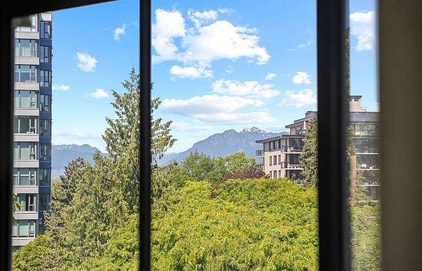 601 5555 Yew Street Kerrisdale