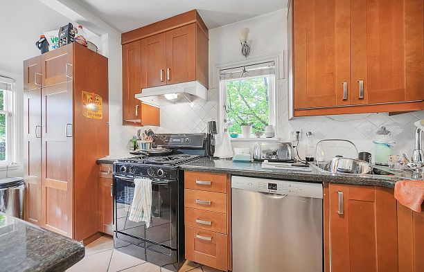 2903 W 42nd Avenue Kerrisdale