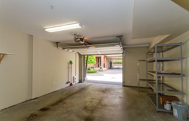 5425 Willow Street Cambie