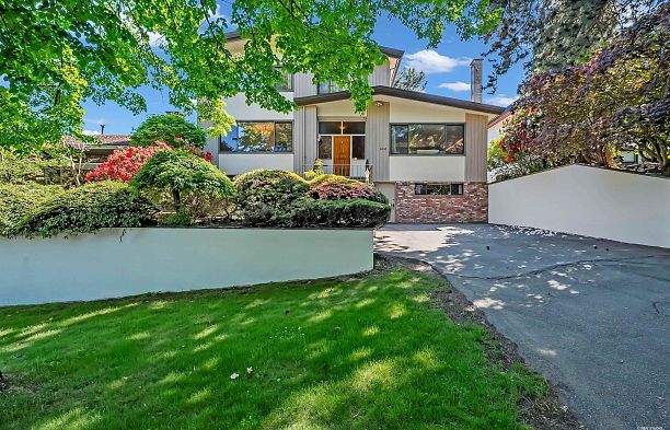 2208 W 32nd Avenue Quilchena