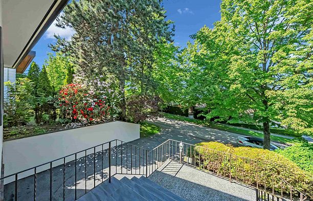 2208 W 32nd Avenue Quilchena